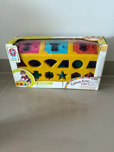 Brinquedo caixa encaixa da Estrela
