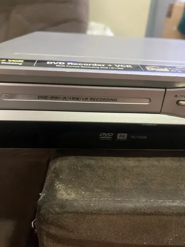DVD + VCR (RC7000B) com defeito memory mode