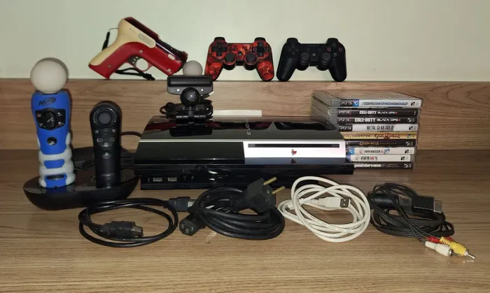 PS3 FAT + 9 jogos + 2 manetes originais + kit playstation move