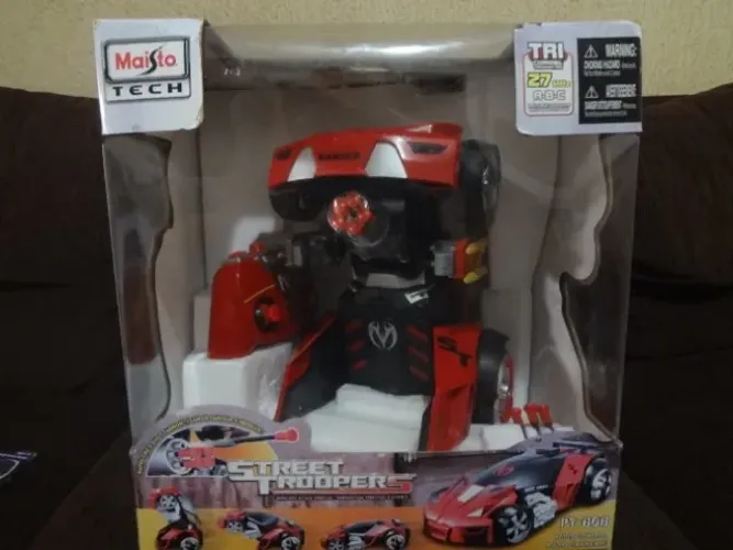 Maisto Street Troopers Radio Control 17jcd
