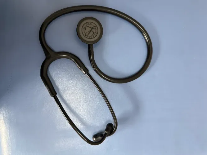 Estetoscópio 3M Littmann Classic III Original Cor preta.