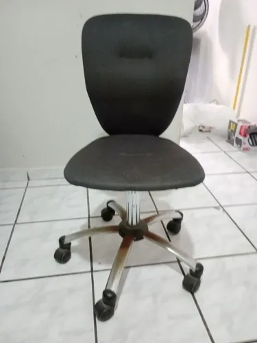 Cadeira, cadeira giratória cor cinza 