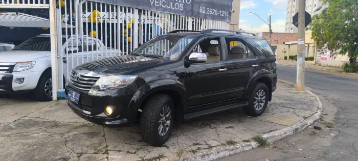 Toyota Hilux SW4 SR 4X2 2.7/ 2.7 Flex 16V Aut. 2010