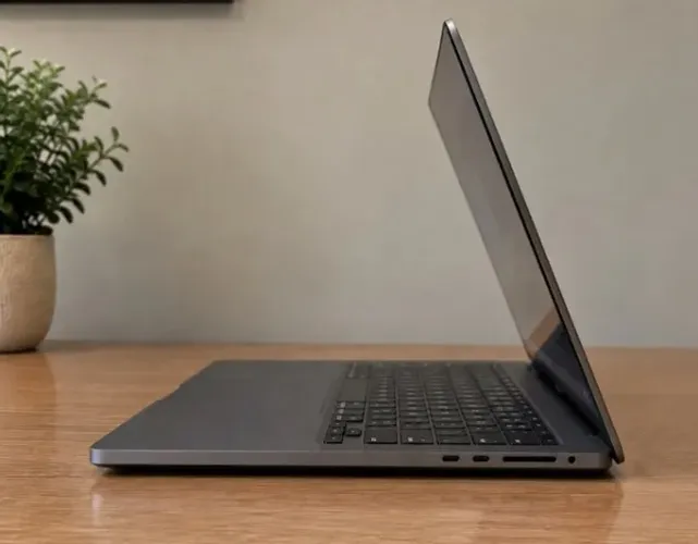 MacBook PRO M5 Pro 48GB 1TB - 16 Polegadas - Até 18x - 4 ciclos de bateria (100%)