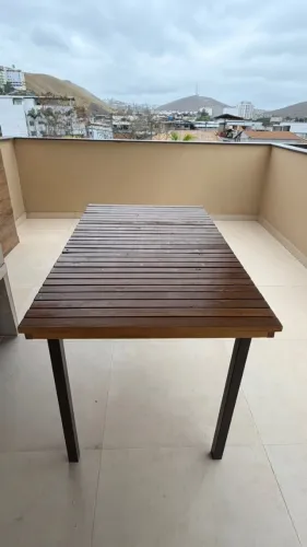 Mesa de madeira ripada 1,40 x 0,80 m - Estilo industrial - Área goumert