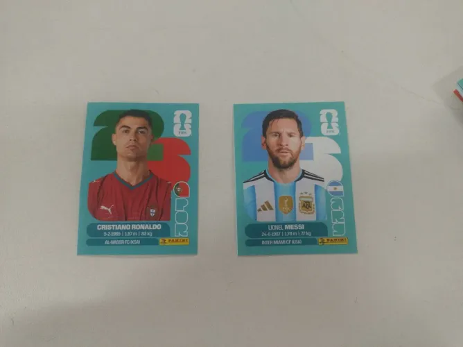 Messi e Cristiano Ronaldo (30 reais cada 50 os dois)