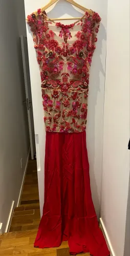 Belíssimo vestido de festa da marca TRINITÁ alta costura SP