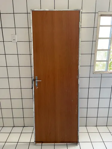 Porta madeira/metal