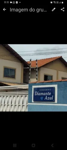 Aluga-se sobrado no condomínio Diamante Azul