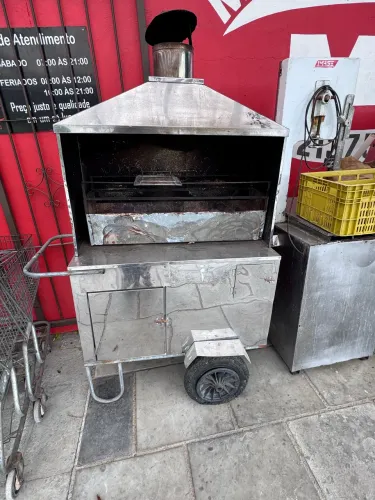 Carochinha de espetinho  R$1000,00 Balcão frigorífico  R$800,00