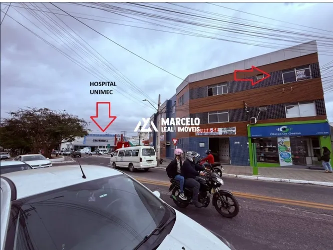 Vendo sala comercial de 2º andar com banheiro privativo em frente o Laboratório