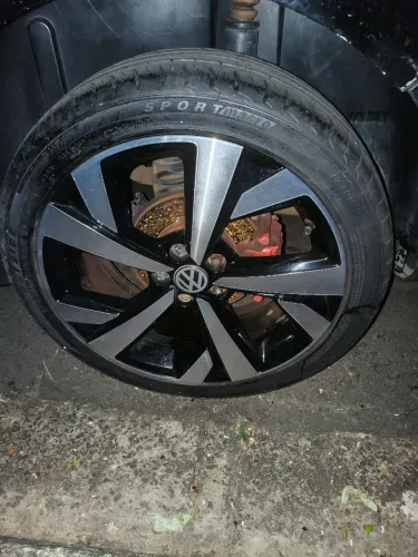 As 4 rodas 17 e os 4 pneus?