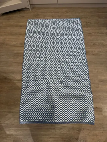 Tapete Médio Azul e Branco Estampado - Estilo Moderno