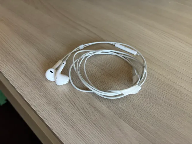 Fones de ouvido Apple com conector Lightning, como novo
