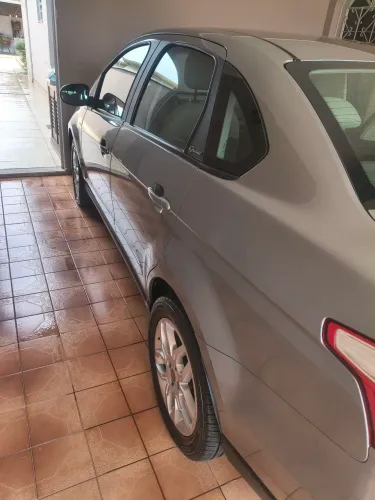 Fiat Grand Siena Essence Dual. 1.6 Flex 16V 2014