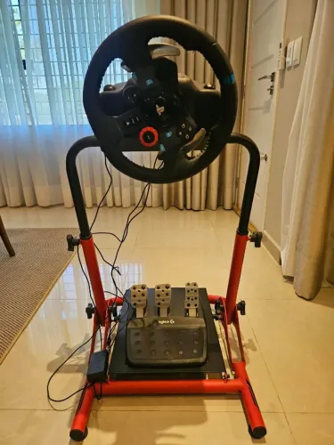 Cockpit Sim Racing + Volante Logitech + Pedaleira 3 Pedais