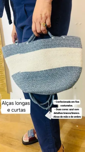 Bolsa de Mão Azul com Detalhes em Branco