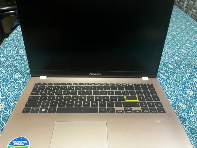 Notebook ASUS rosa