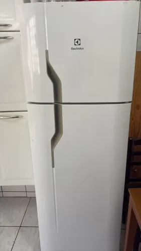 Geladeira com defeito