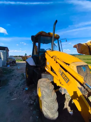 Retroescavadeira JCB 3C