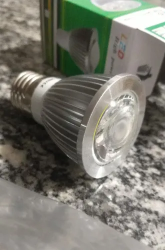 Lâmpada Dicroica Led Branca Fria 7w Bivolt vendo (favor ler anuncio)