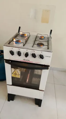 Fogão 4 bocas funcionando perfeitamente 