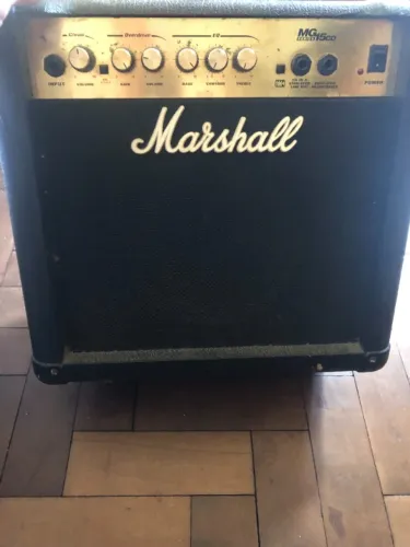 Amplificador Marshall MG 15CD