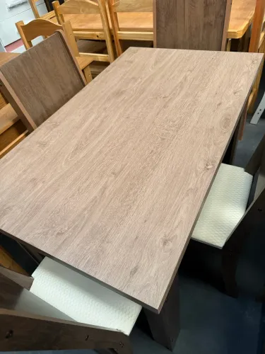 Mesa com 4 cadeiras - pronta entrega 