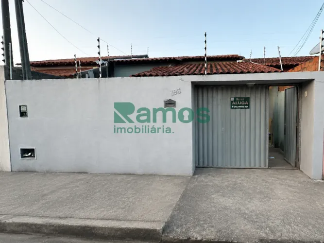 Casa para Locação em Arapiraca, Massaranduba, 2 dormitórios, 1 banheiro, 1 vaga