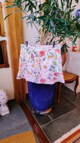 Saia Floral em Sarja da Le Lis Blanc