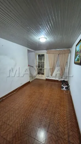 Casa de 70m², 2 Quartos, 1 banheiro, sala, cozinha, lavanderia ,terraço nos fundos e quint