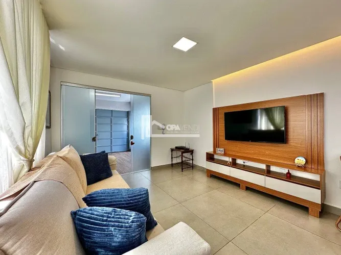 Casa à Venda com 4 Quartos, 1 Suíte, 2 Vagas, bairro Letícia, Venda Nova