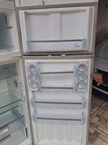Vendo geladeira continental 