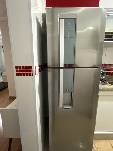 Geladeira Refrigerador Electrolux inox 380 litros Dw42x seminova em ótimo estado 