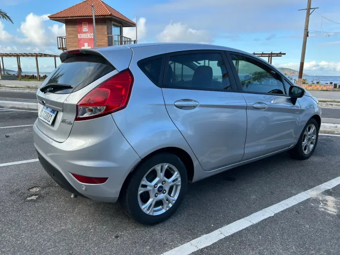 Ford Fiesta SEL 1.6 16V Flex Mec. 5P 2017