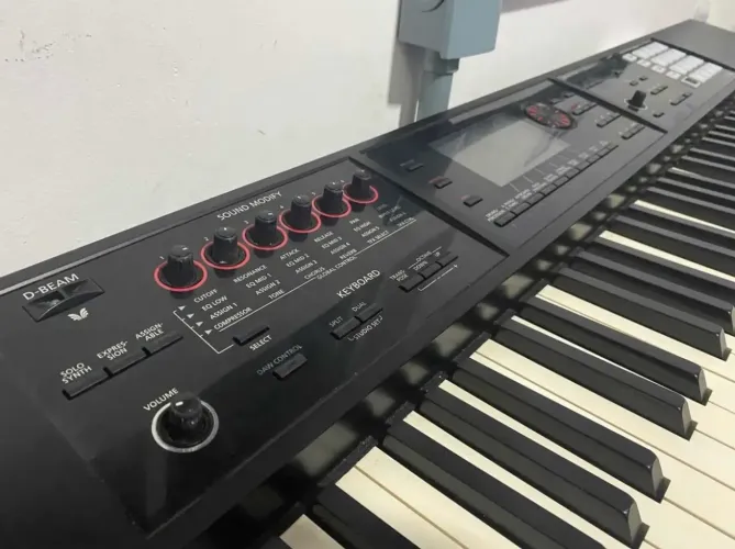 Roland FA-08 Workstation - 88 Teclas Pesadas | Excelente Estado