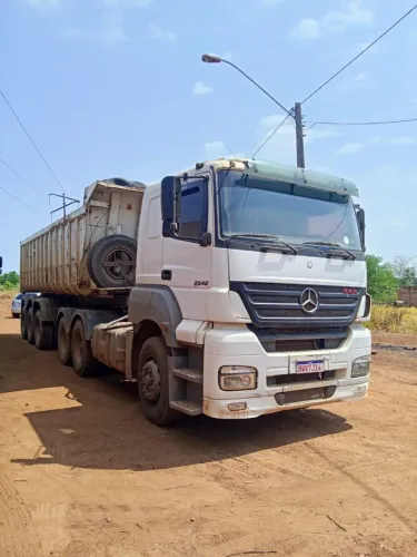 Mercedez Benz Axor 2540 6x2 ano 2008