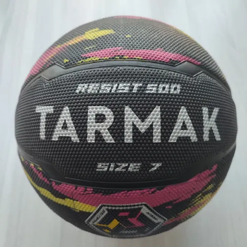 Bola de basquete Tarmak e bombinha de enchimento