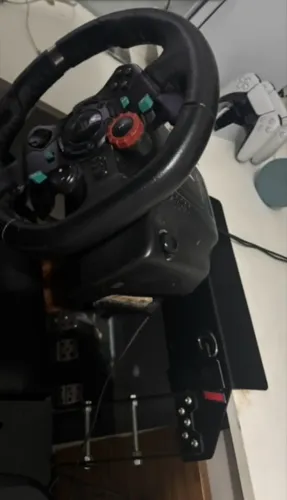 Vendo volante Logitech G29 com câmbio e suporte para todo tipo de mesa, está tudo novo 