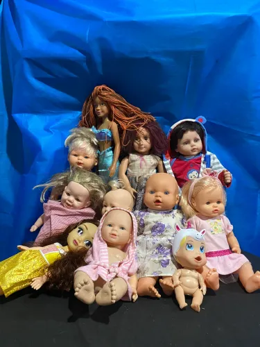 Lote Desapego 11 Bonecas Variadas - Modelos Diversos E Bebês (Usado)