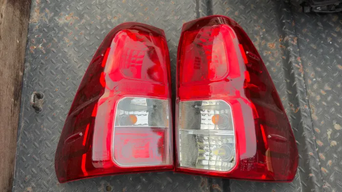 Lanternas originais Hilux SRX