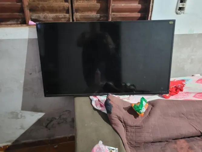 TV 40 polegadas smart 100 reais p retirada de peças