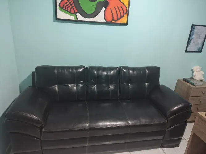 Sofá de courino em gel excelente estrutura (2,12x85cm)