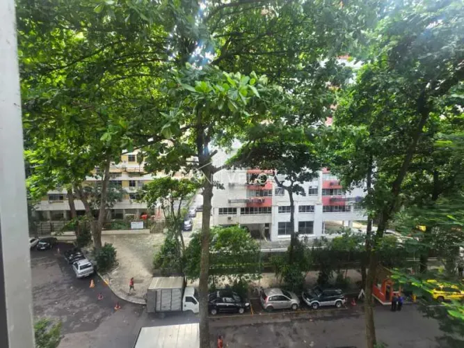 Apartamento : / Residencial / Leblon