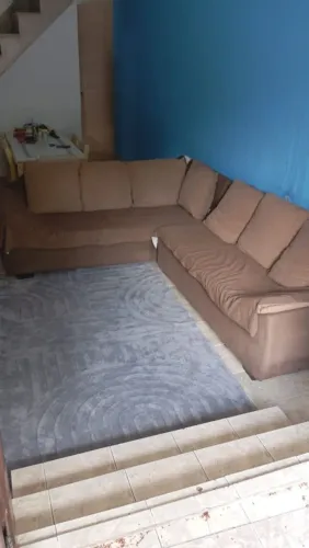 Lindo sofá em Chenille