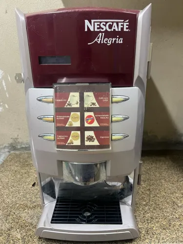 Cafeteira Máquina de Café Nescafé Alegria A630
