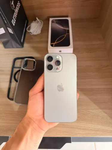 iPhone 16 pro max Desert 256 gb / Garantia Apple até julho 2026.