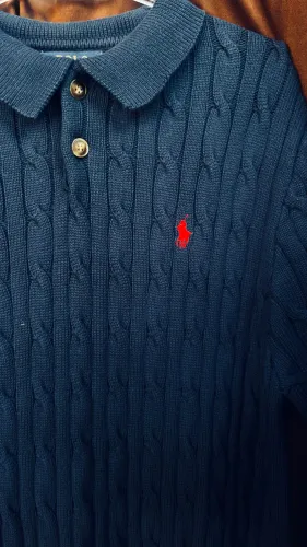 Polo Ralph Lauren azul marinho com gola polo e textura trançada