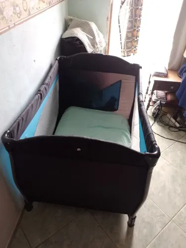 Berço portátil com todas os acessórios 