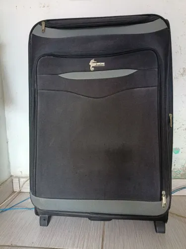 Mala de viagem GIGANTE.